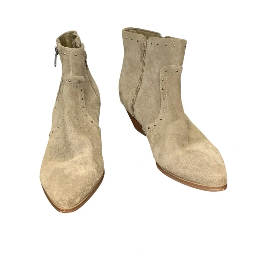 Marc‎ Fisher Wanida army green Suede Ankle Boots. Size 8